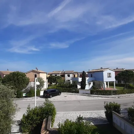 R19 - Bilocale In Con Piscine Apartamento